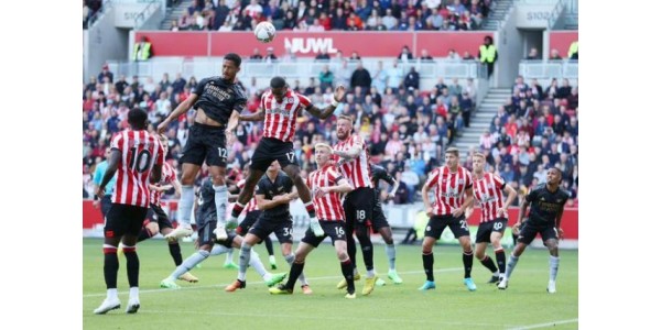 Arsenal sobre Manchester City volta ao topo da tabela
